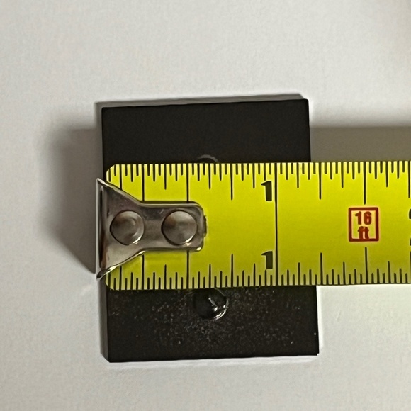 KAWS x Off White Hat Pin Pins Streetwear Hats Bag Fitted New Era Chrome Hype - Picture 5 of 7